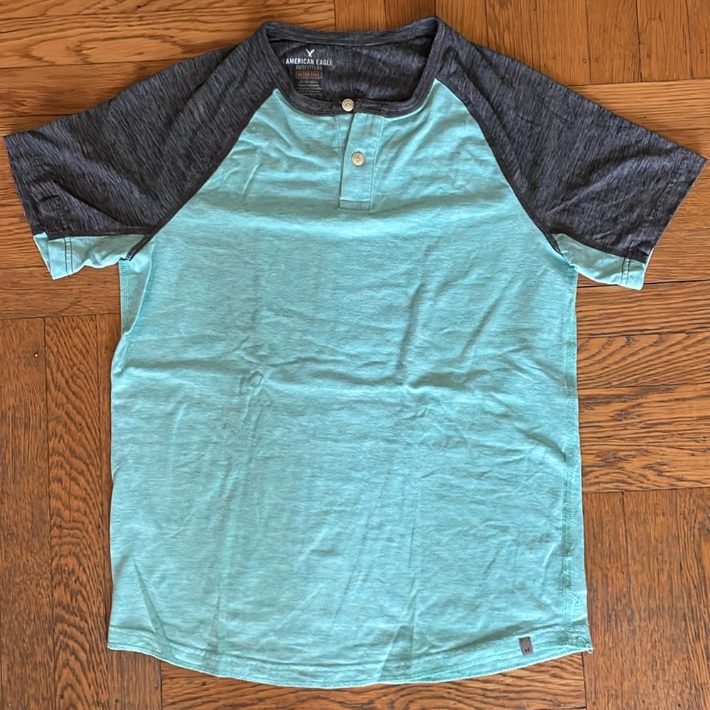 American eagle “active flex” t shirt